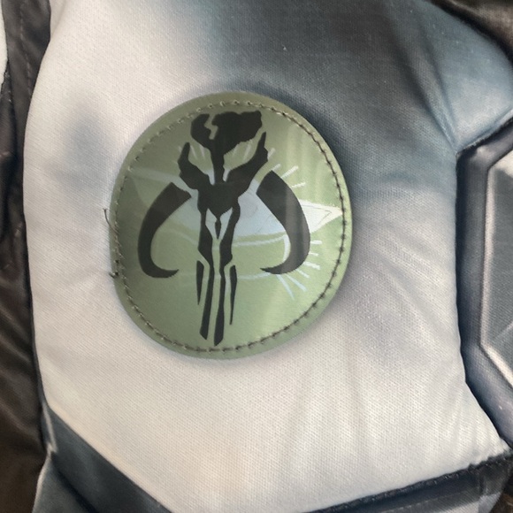 Star Wars Mandalorian size Youth Medium - Picture 3 of 9